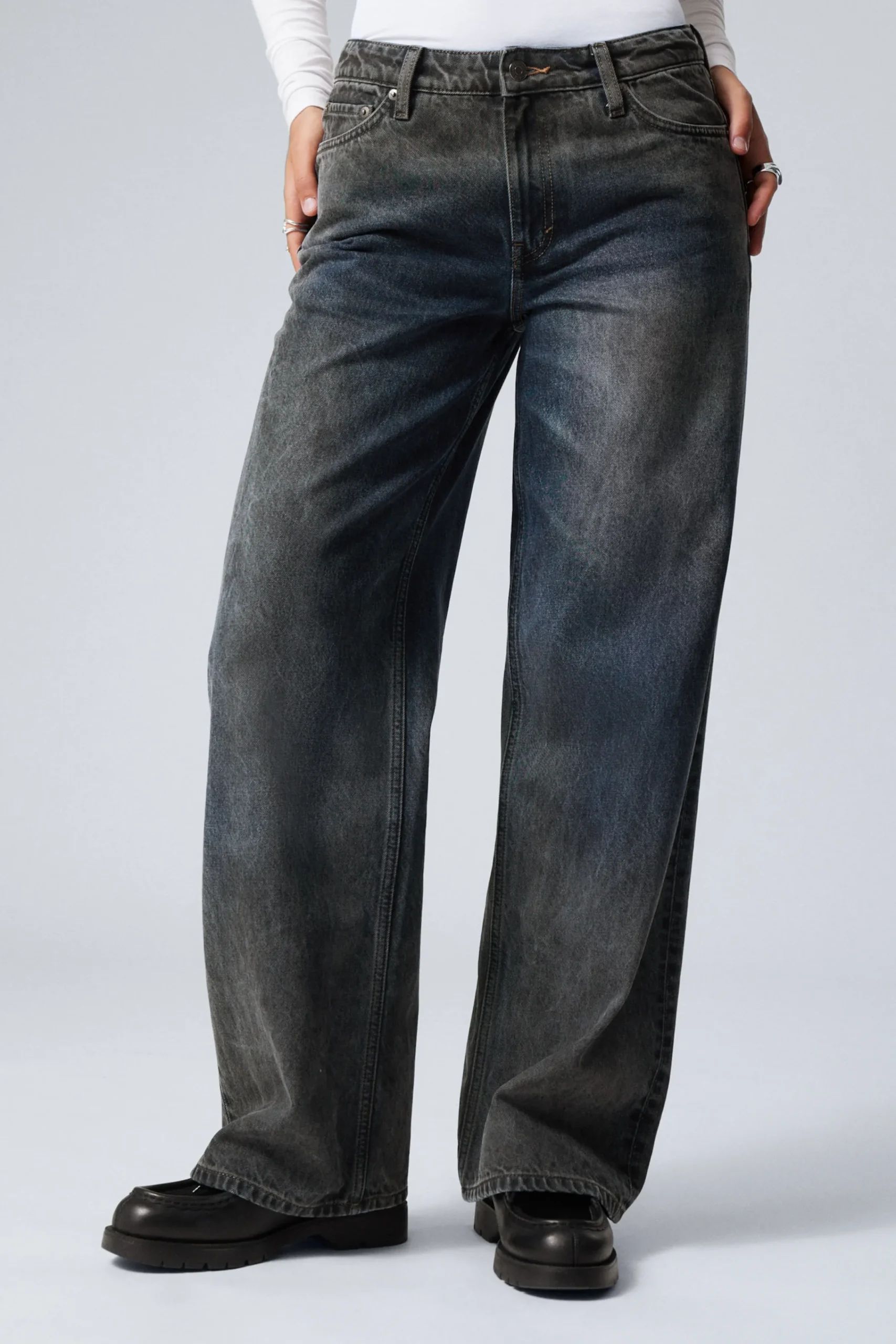 Weekday AMPLE LOW LOOSE MUDDY JEANS>Women Jeans