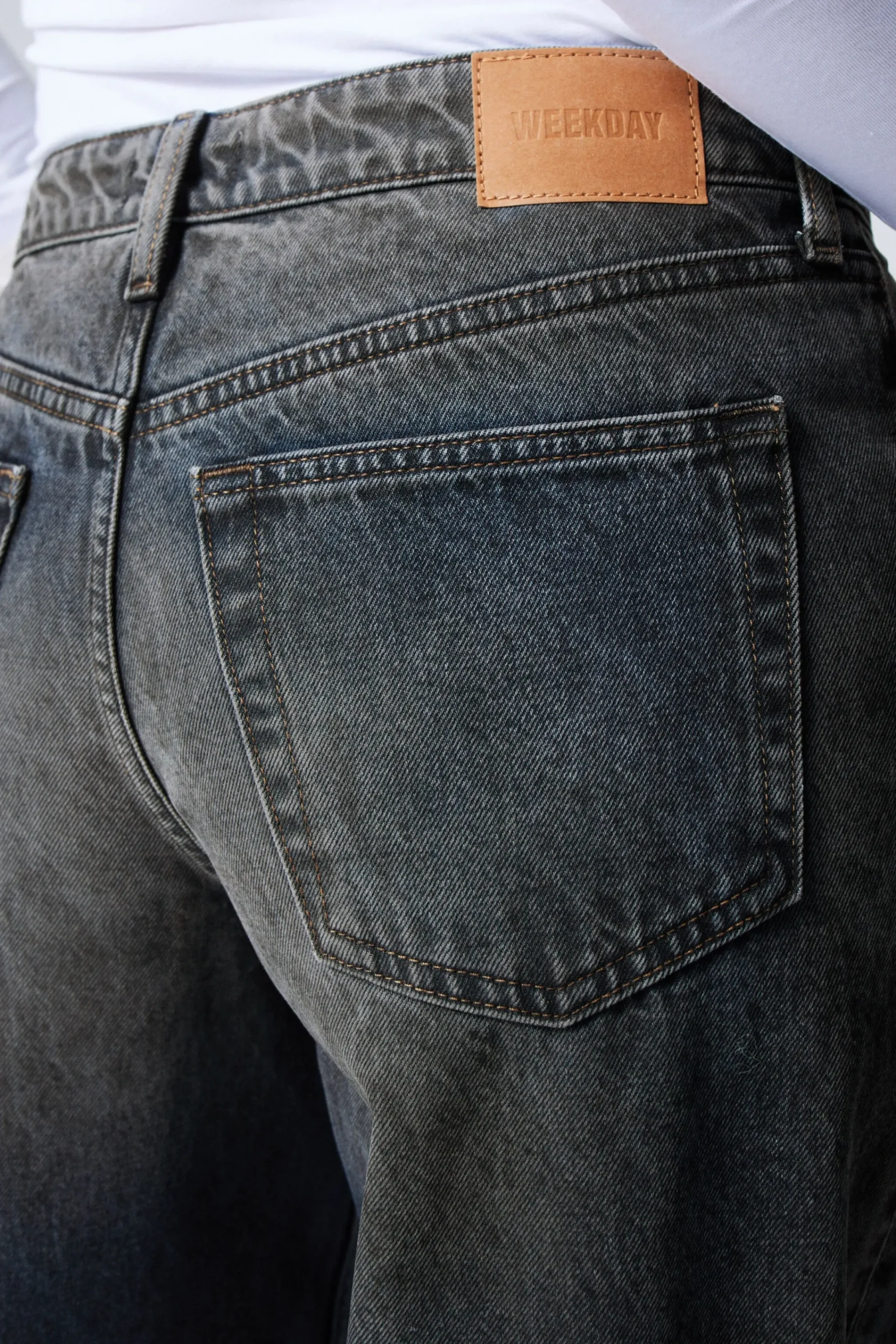 Weekday AMPLE LOW LOOSE MUDDY JEANS>Women Jeans