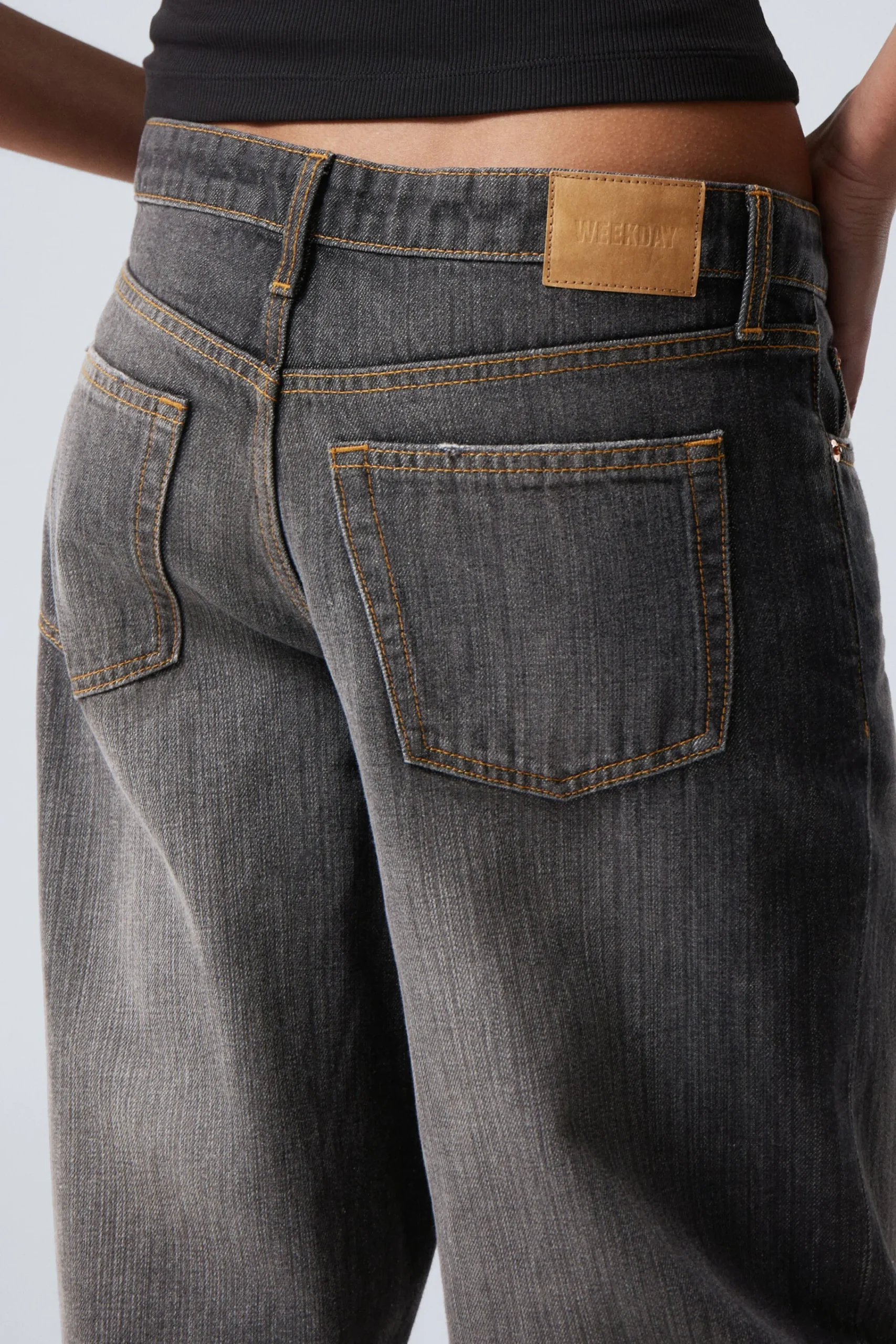 Weekday AMPLE LOW RISE LOOSE WIDE LEG JEANS>Women Jeans