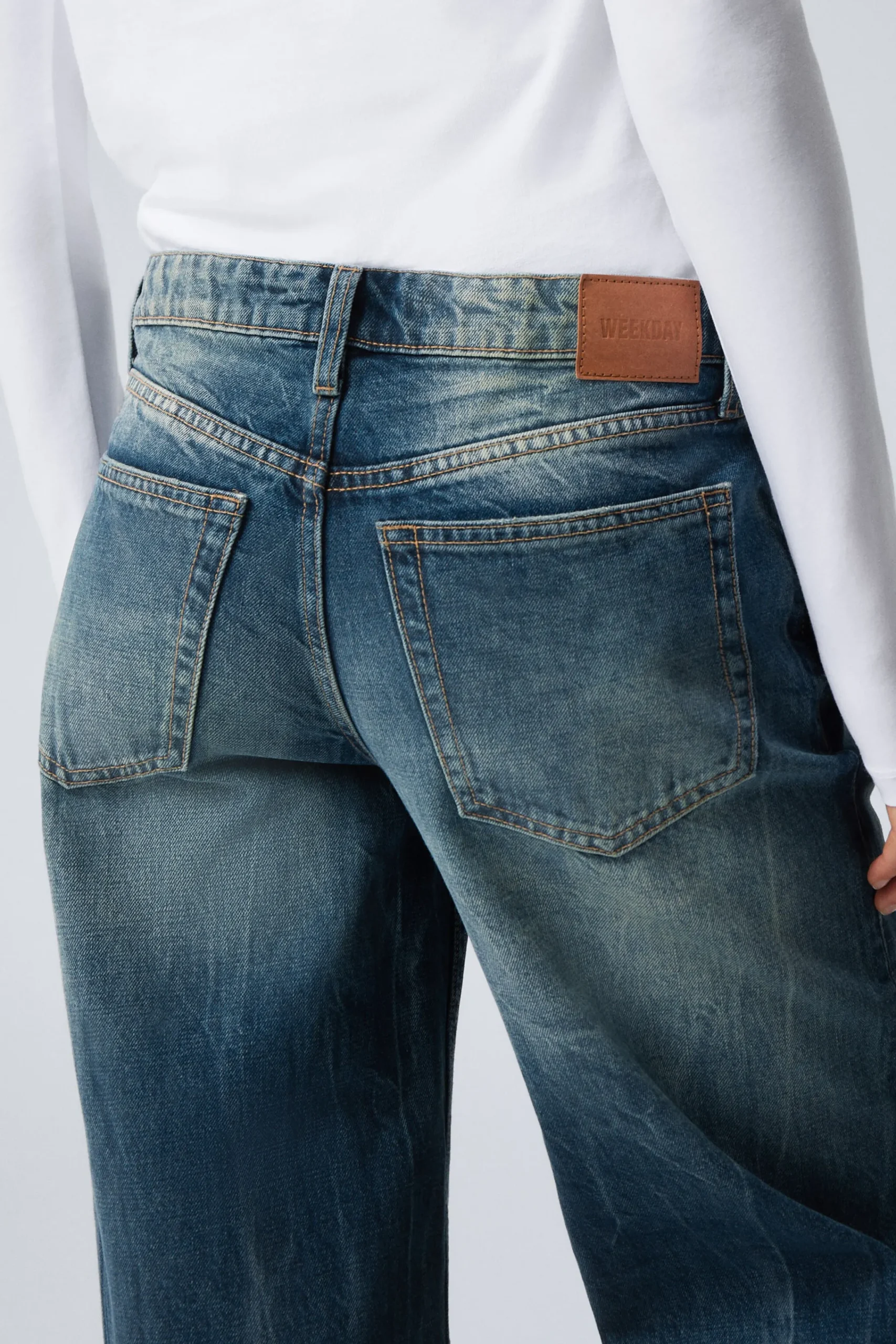 Weekday AMPLE LOW RISE LOOSE WIDE LEG JEANS>Women Jeans