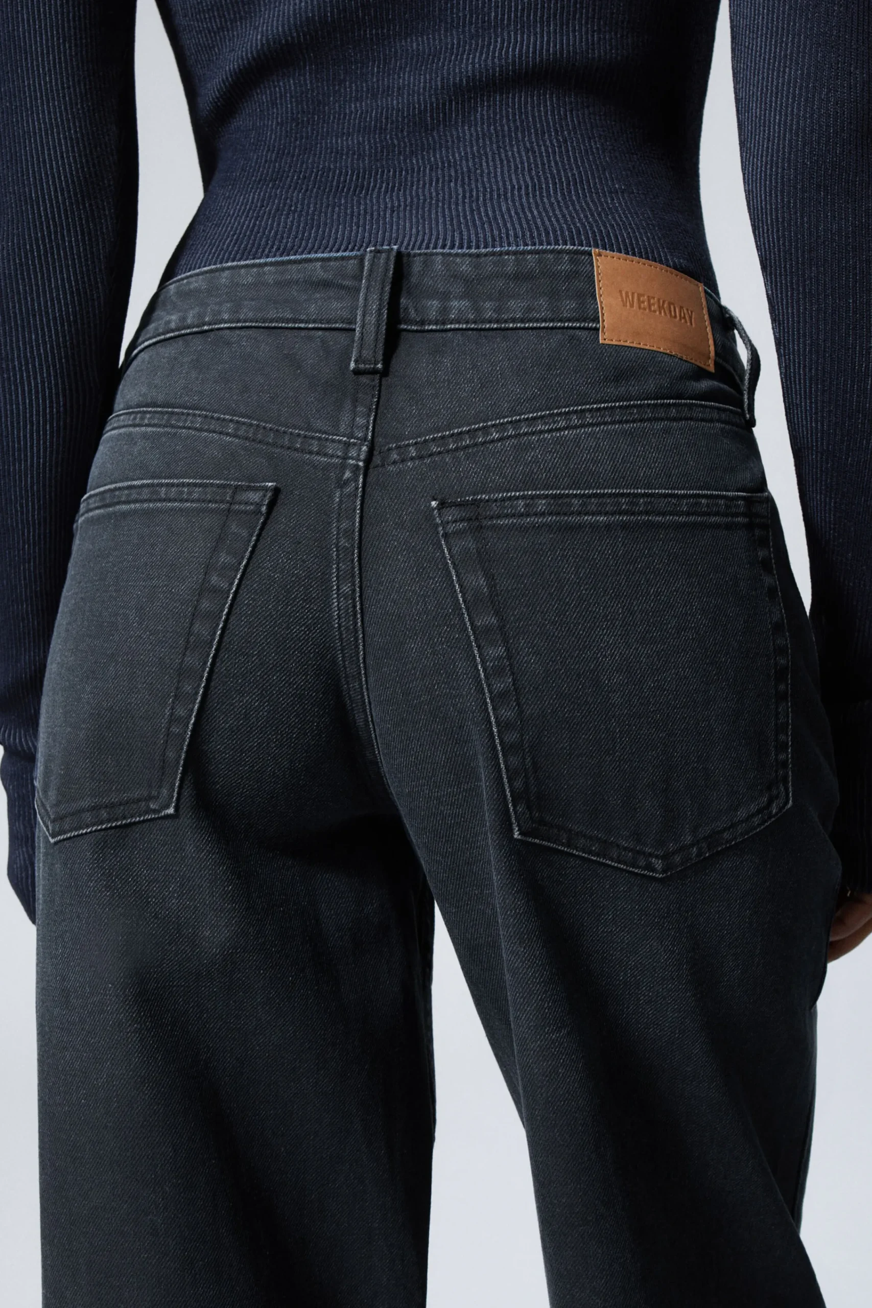 Weekday AMPLE LOW RISE LOOSE WIDE LEG JEANS>Women Jeans