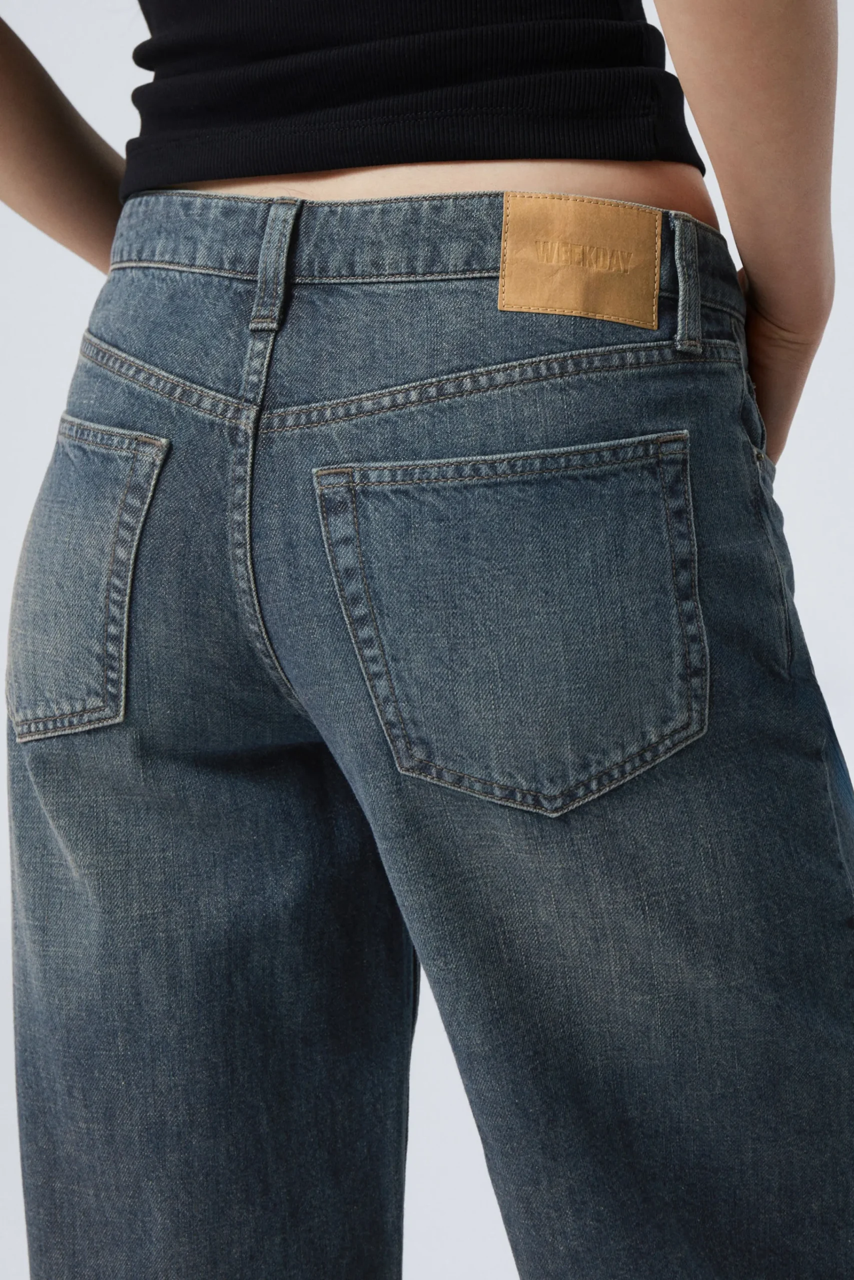 Weekday AMPLE LOW RISE LOOSE WIDE LEG JEANS>Women Jeans