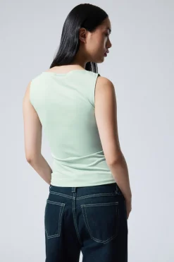 Weekday ANNIE SLEEVELESS BOAT-NECK TOP><noscript><img width=