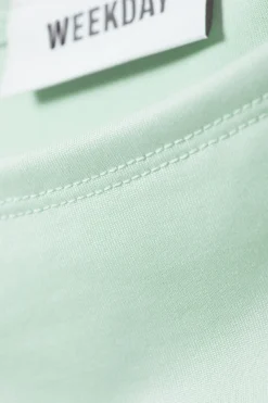 Weekday ANNIE SLEEVELESS BOAT-NECK TOP><noscript><img width=