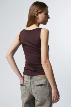 Weekday ANNIE SLEEVELESS BOAT-NECK TOP><noscript><img width=