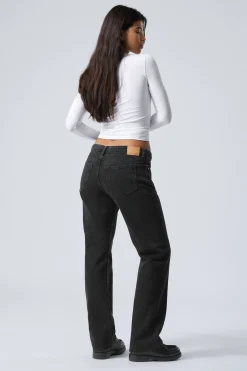 Weekday ARROW LOW RISE REGULAR STRAIGHT LEG JEANS><noscript><img width=