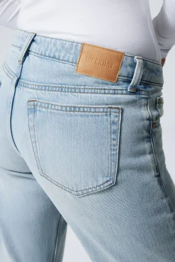 Weekday ARROW LOW RISE REGULAR STRAIGHT LEG JEANS><noscript><img width=
