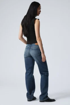 Weekday ARROW LOW RISE REGULAR STRAIGHT LEG JEANS><noscript><img width=