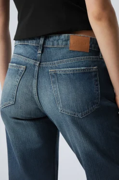 Weekday ARROW LOW RISE REGULAR STRAIGHT LEG JEANS><noscript><img width=