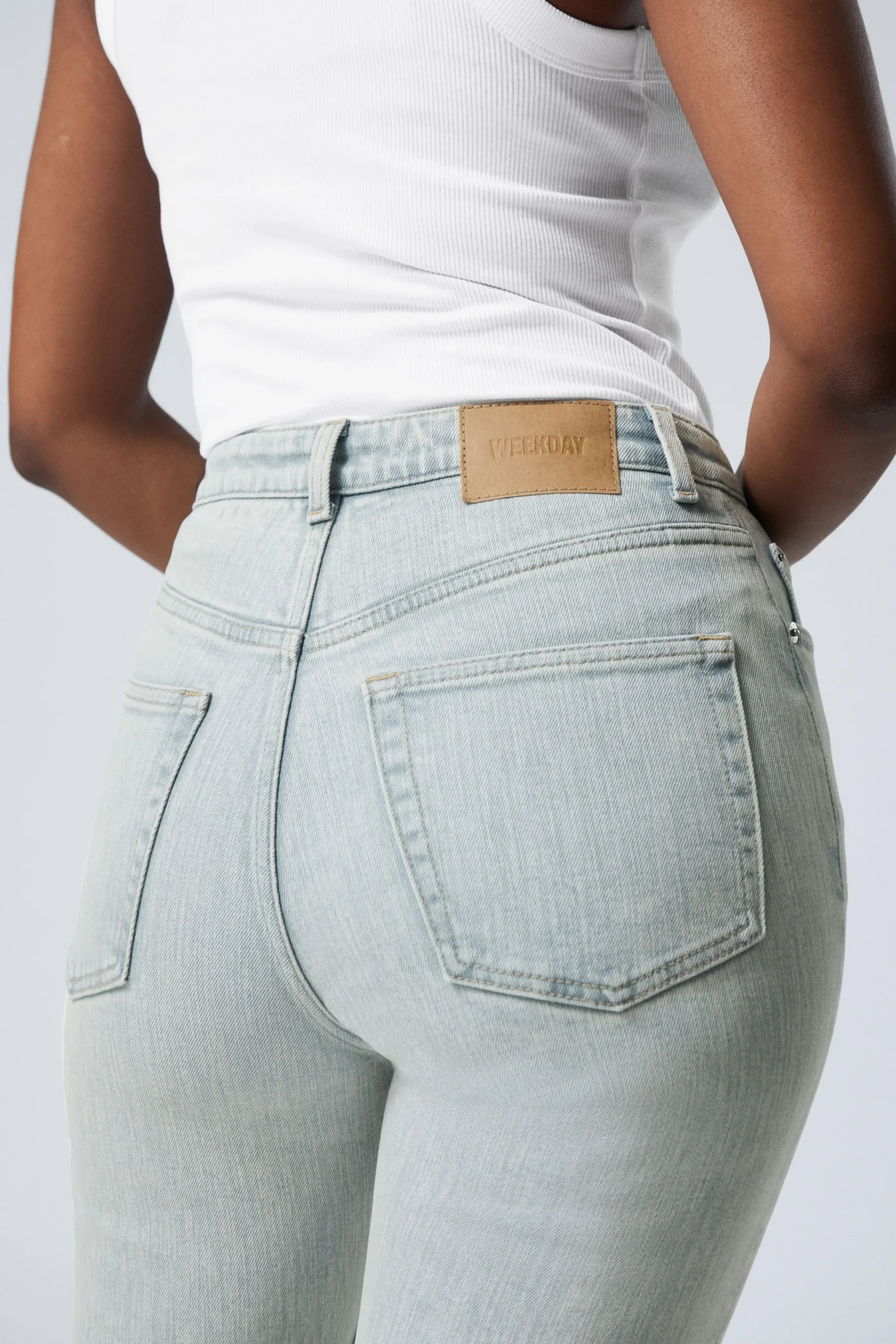 Weekday GLOW CURVE HIGH WAISTED REGULAR FLARED LEG JEANS>Women Jeans