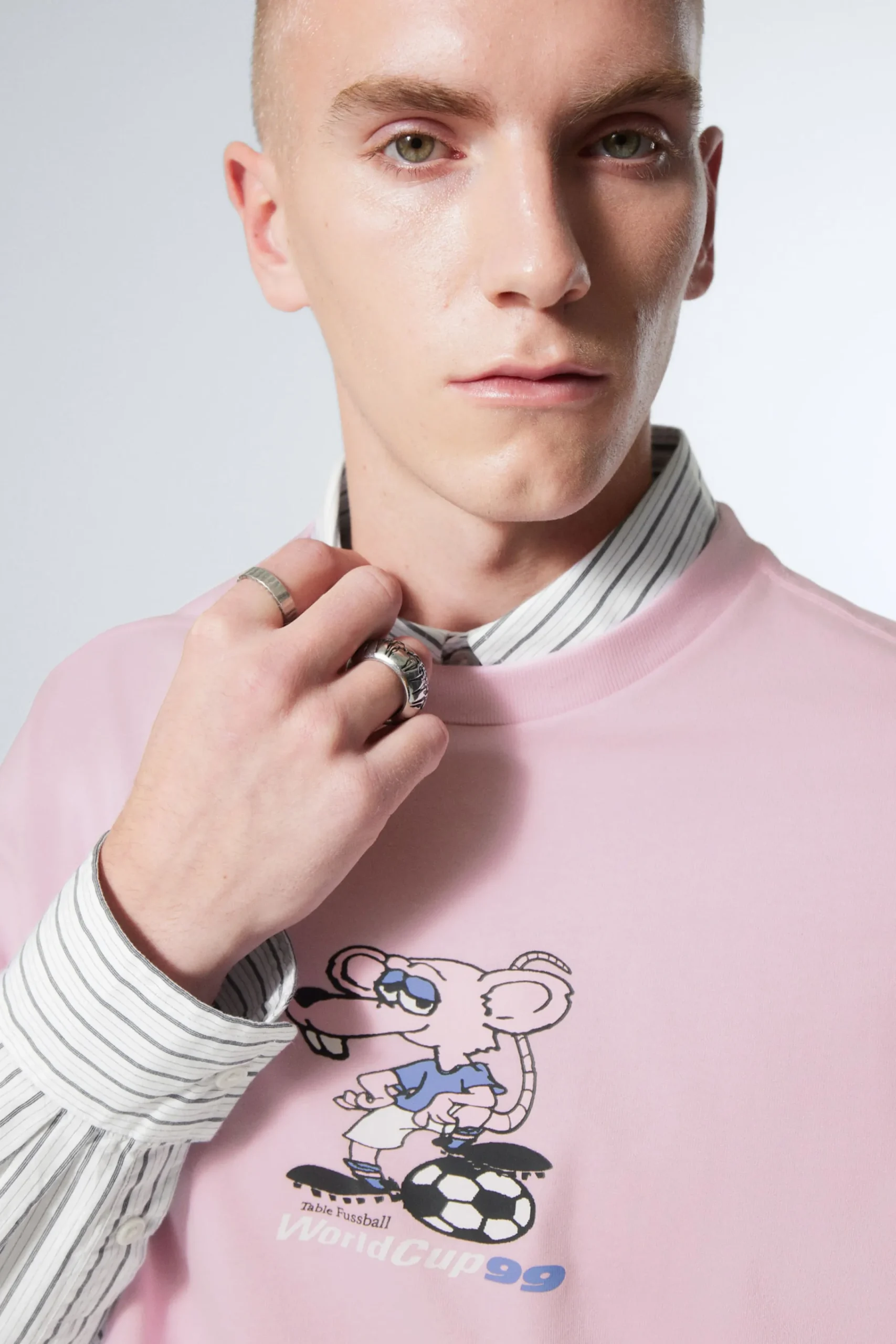 Weekday GREAT BOXY PRINTED GRAPHIC TEE> Graphics|T-Shirts & Tops