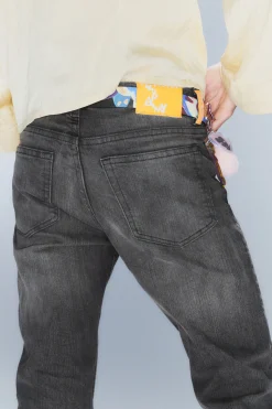 Weekday ISSUE LOW WAIST SLIM TAPERED JEANS><noscript><img width=