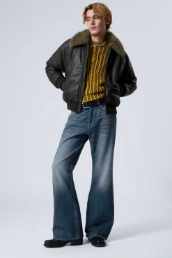 Weekday LOOSE FIT FAUX LEATHER BOMBER JACKET><noscript><img width=