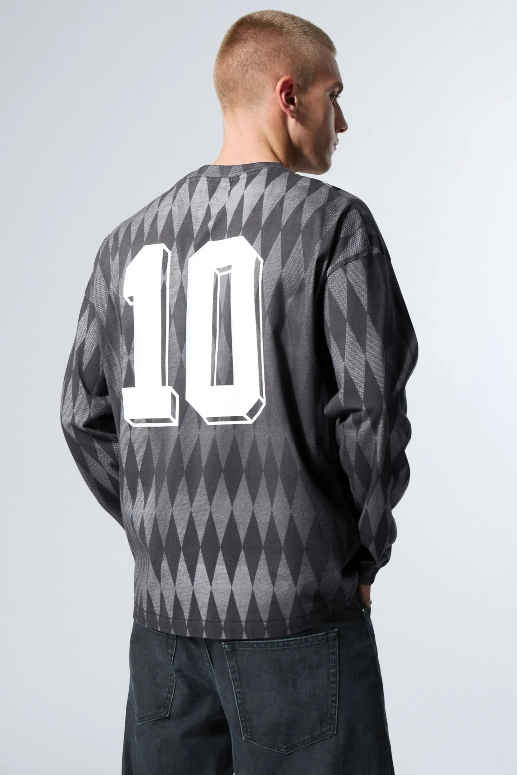 Weekday LOOSE GRAPHIC LONG SLEEVE T-SHIRT> Graphics|T-Shirts & Tops