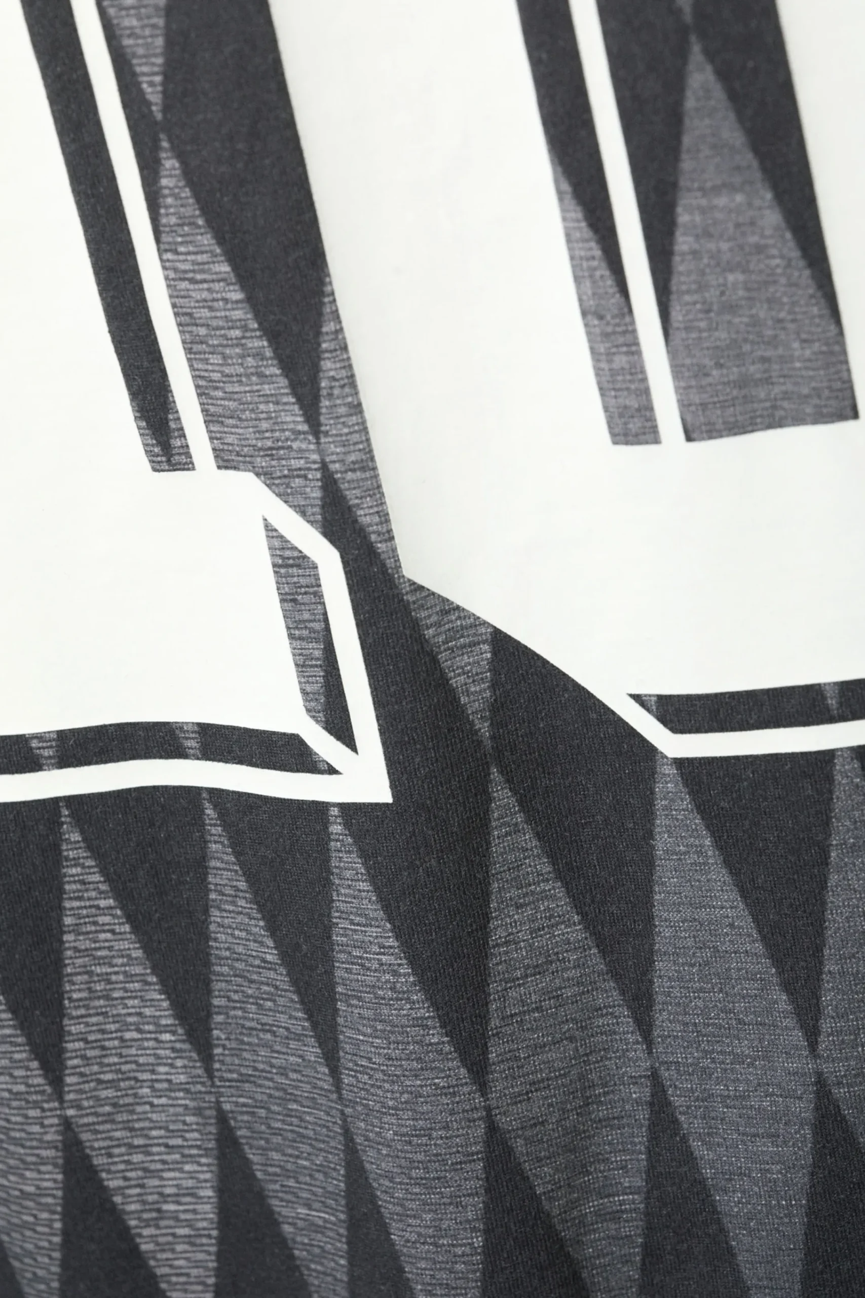 Weekday LOOSE GRAPHIC LONG SLEEVE T-SHIRT> Graphics|T-Shirts & Tops
