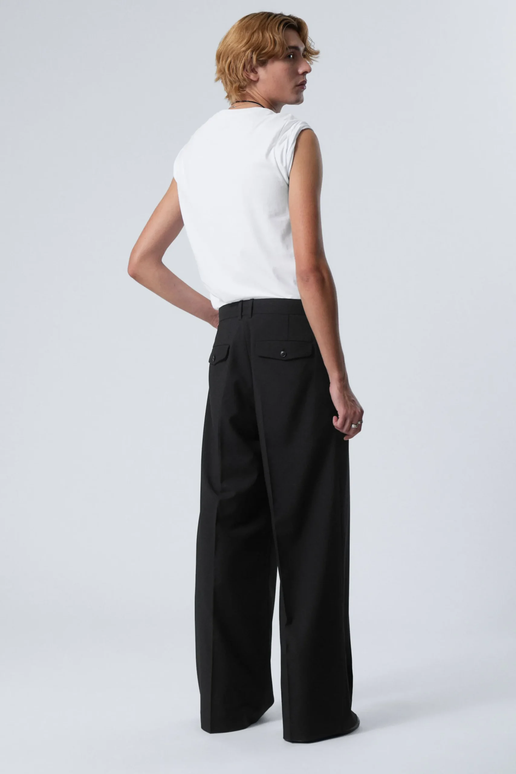 Weekday LOW WAIST LOOSE FIT SUIT TROUSERS> Trousers