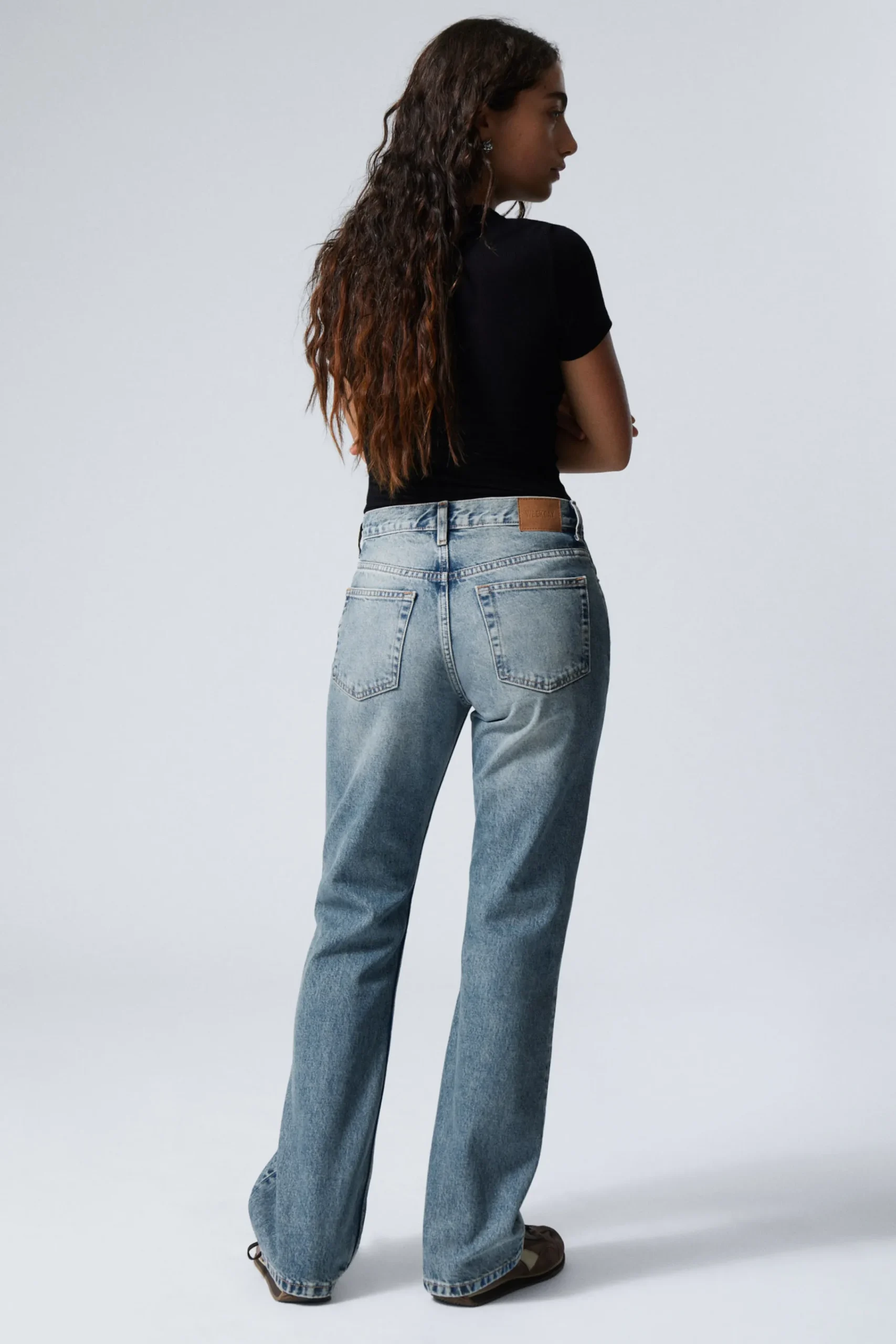 Weekday MOON MID RISE REGULAR BOOTCUT LEG JEANS>Women Jeans