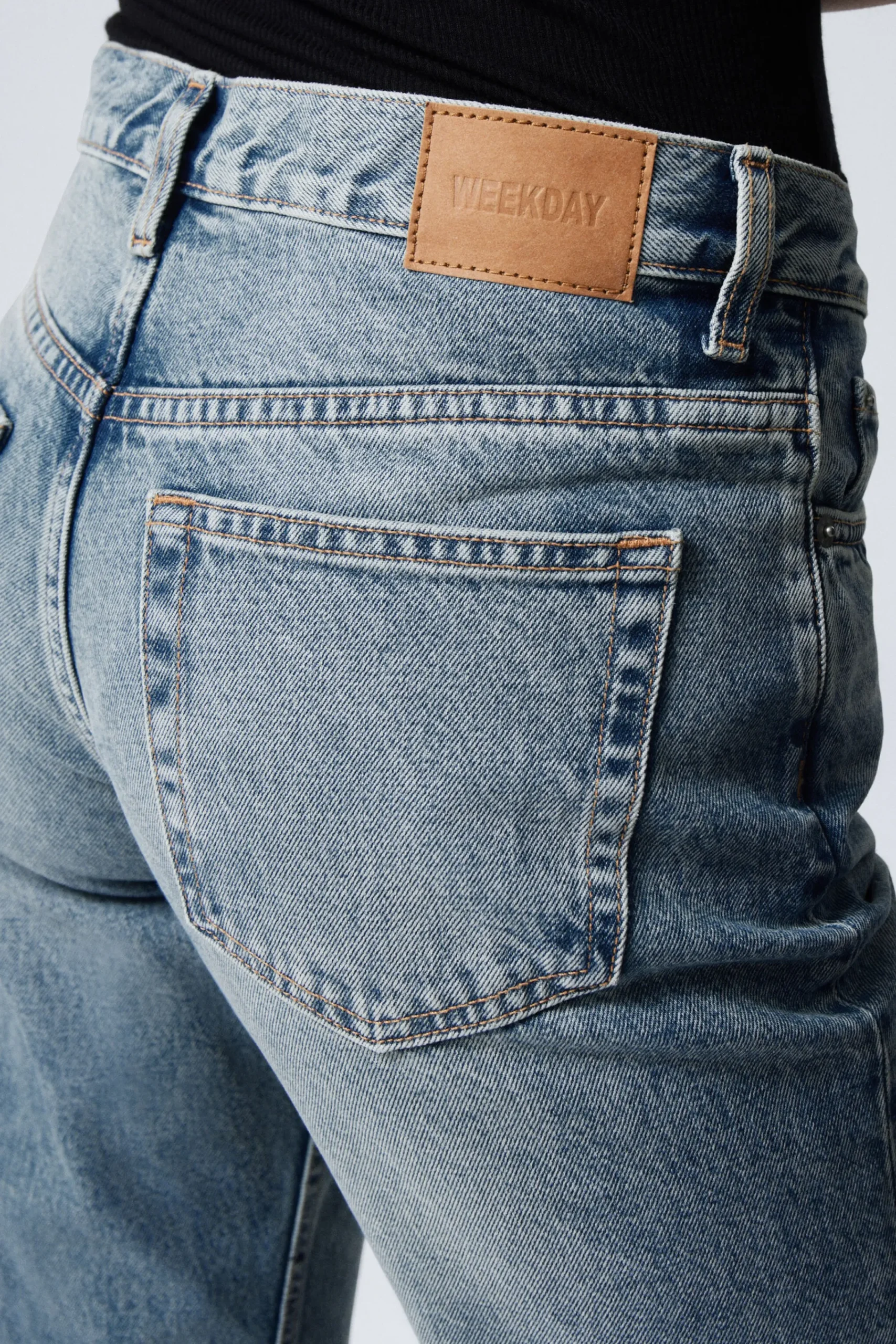 Weekday MOON MID RISE REGULAR BOOTCUT LEG JEANS>Women Jeans