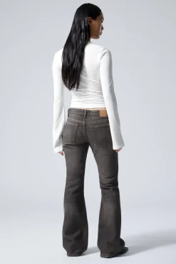 Weekday NOVA LOW RISE SLIM BOOTCUT LEG JEANS><noscript><img width=