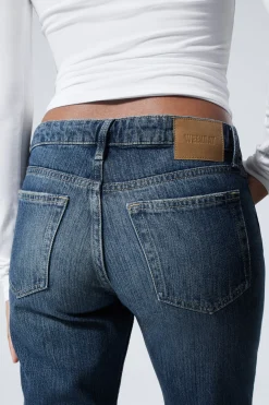 Weekday NOVA LOW RISE SLIM BOOTCUT LEG JEANS><noscript><img width=