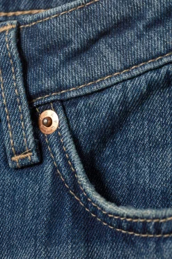 Weekday NOVA LOW RISE SLIM BOOTCUT LEG JEANS><noscript><img width=