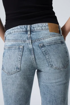 Weekday NOVA LOW RISE SLIM BOOTCUT LEG JEANS><noscript><img width=