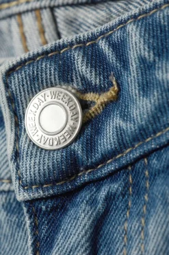 Weekday NOVA LOW RISE SLIM BOOTCUT LEG JEANS><noscript><img width=