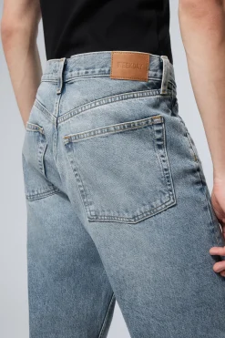 Weekday ORBIT MID RISE REGULAR STRAIGHT LEG JEANS><noscript><img width=