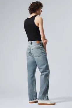 Weekday ORBIT MID RISE REGULAR STRAIGHT LEG JEANS><noscript><img width=