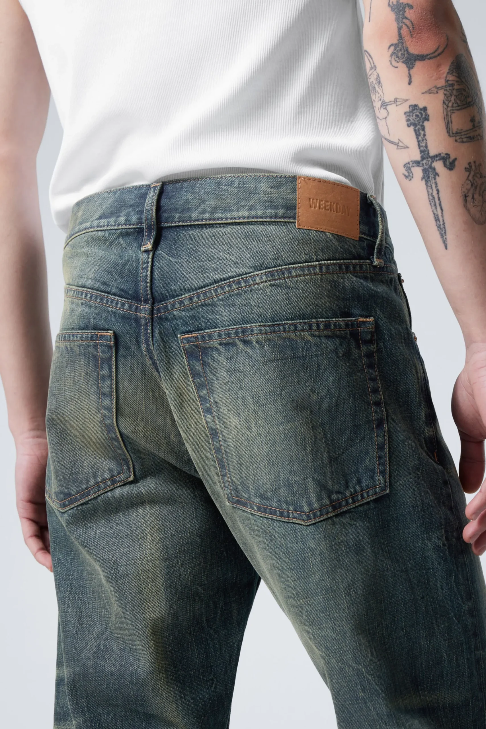 Weekday ORBIT MID RISE REGULAR STRAIGHT LEG JEANS>Women Jeans