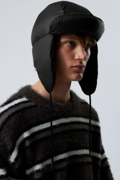 Weekday PADDED RECYCLED DOWN FLAP CAP><noscript><img width=