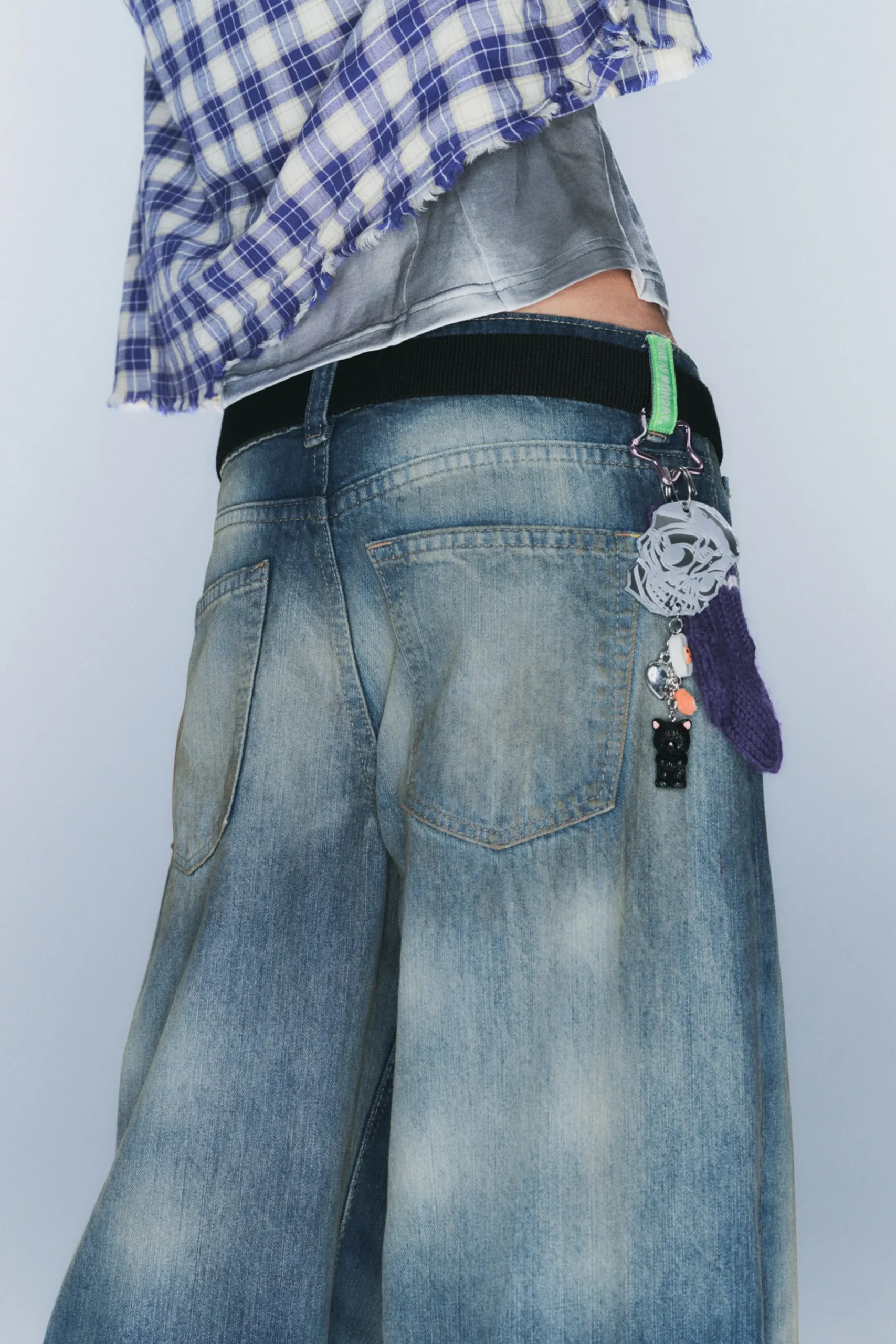 Weekday POSER REGULAR WAIST LOOSE WIDE JEANS>Women Jeans
