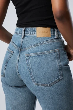 Weekday RESOLUTE CURVE HIGH WAISTED REGULAR STRAIGHT JEANS><noscript><img width=