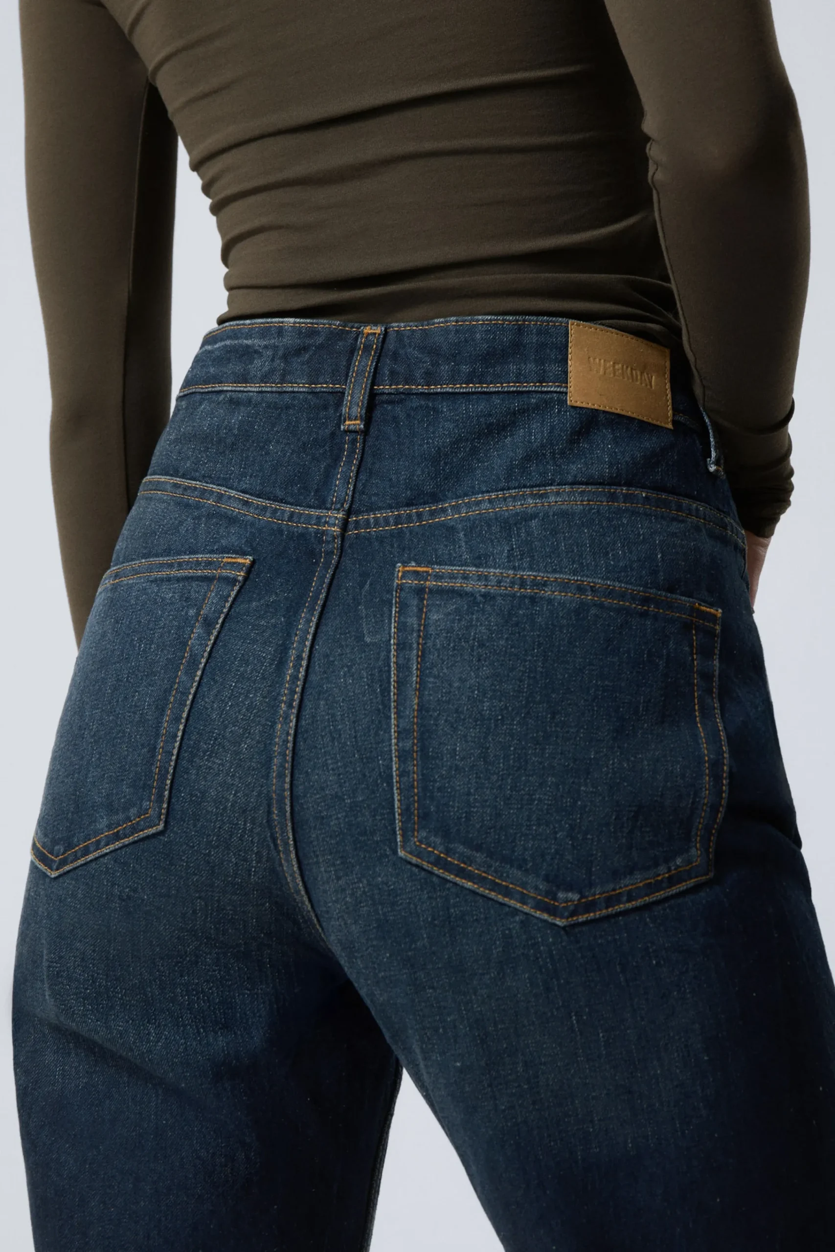 Weekday ROWE SUPER HIGH WAISTED REGULAR STRAIGHT LEG JEANS>Women Jeans