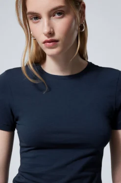 Weekday SLIM FITTED T-SHIRT>Women Basics|T-Shirts