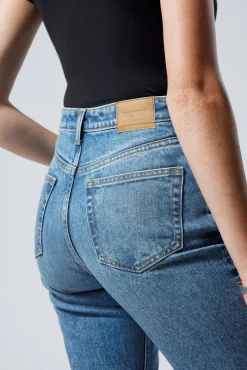 Weekday SMOOTH HIGH WAISTED SLIM LEG JEANS><noscript><img width=